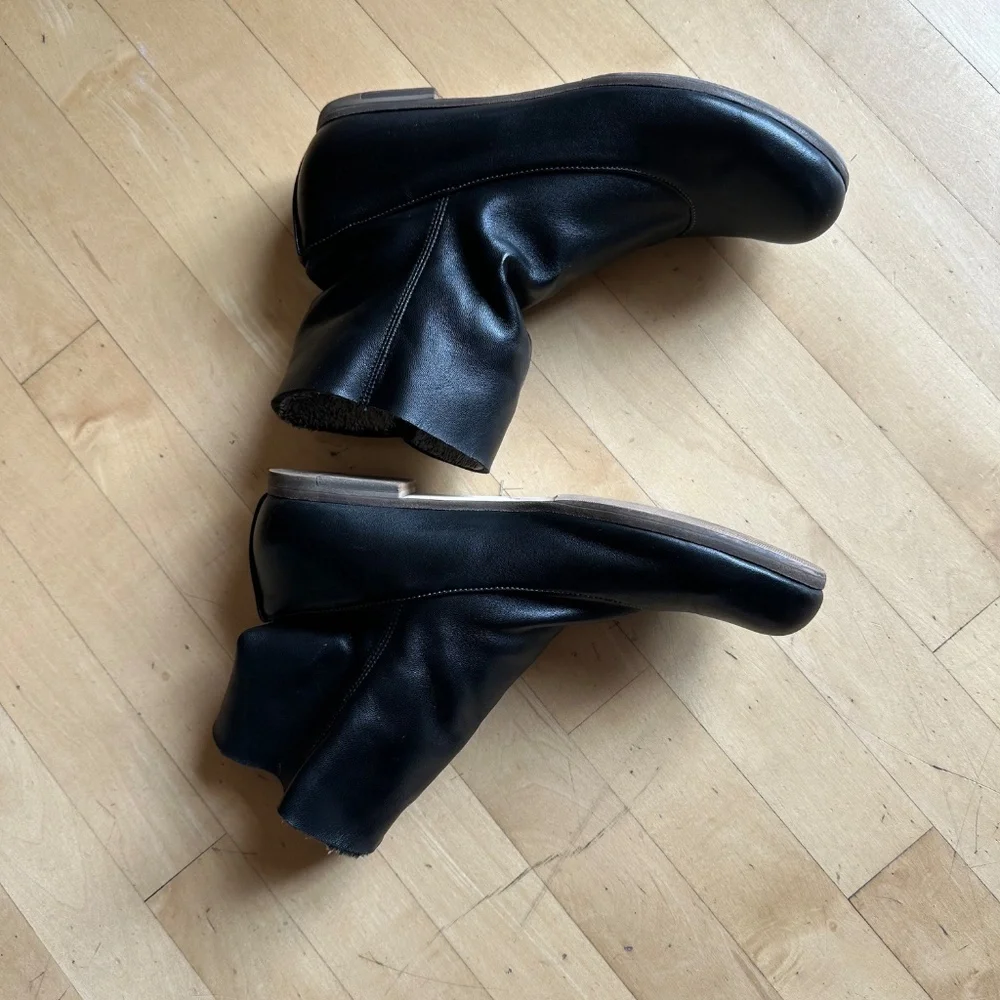 Fausto Santini Black leather slip  on bootie, 10,  PG1460 - Picture 4 of 7